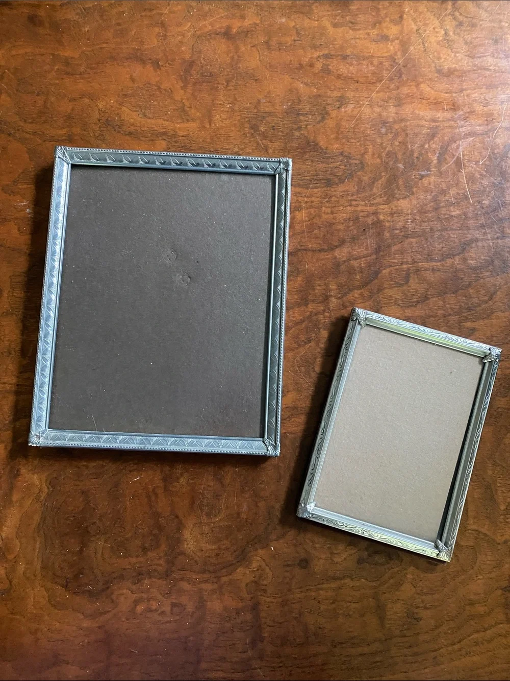 Pair of vintage metal frames 8x10 and 5x8 velvet back, includes glass